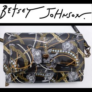 NWOT - Betsey Johnson Women's Clutch Cross Body Sling Bag.